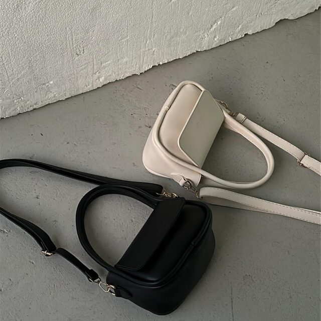 Yepyeni Shanta modeli yayında! ✨👜
Minimal çizgiler, maksimum stil!
Krem ve siyah renkleriyle her kombine uyum sağlar,
ve şimdi farklı renk seçenekleriyle Shanta’da seni bekliyor!

İster basic, ister cool — tarz senin işin! 😎🧥
Hangisi senin favorin? Krem mi siyah mı? 🤍🖤
Yorumlara bırak! 💬👇

Alışveriş için hemen shanta.com.tr‘ye tıkla! 🛒✨
Sepete at, kombinine ışıltı kat! 💫👛

#shantabag #shantacanta #kremcanta #siyahcanta #dericanta #yeniurun #yenimodel #stilinisec #modaönerisi #cantalovers #günlüktarz #kombinönerisi #çantaaşkı #fashionbag #minimalstil #gençmoda #tarzınıyansıt #çantatutkusu #aksesuarstili #trendürünler #shantastyle #favorimodeller #stilparçaları #bagfashion #shantagirl #alışverişkeyfi #çevrimicialışveriş