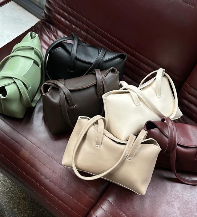 Yazın enerjisi 💛❤️🤎🖤🤍💚
Shanta’nın yeni rengiyle sokaklar senin! 🏖️👜
Tarzını konuştur, farkını göster 🔥
Renk desen var, kalite zaten bizde 😎
Bu model tam “bu yaz ben geldim!” diyor! 🎯

💫 Şimdi keşfet, yaz bitmeden kap!
📎 [shanta.com.tr]

#shantabag #yenisezon #yaztrendleri #çantadastilvar #modanıyarat #baggame #stiloyunu #aksesuarzamanı #renkliyaz #bagaddict