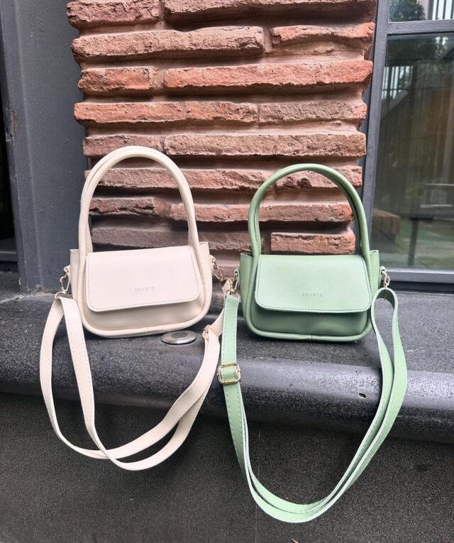 🌿 ☀️Yaza damga vuran tonlar: Su Yeşili & Krem 💚🤍
Şıklığın en zarif hali şimdi seninle! ✨
İster şehirde ister tatilde… Her kombine uyum sağlar 💼🕶️
Yeni sezonda favorin belli olsun! 💥👜

🛍️ Hemen keşfet → [shanta.com.tr]

#shanta #suyeşiliçanta #kremçanta #yazmodası #çantamodası #günlükkombin #stiliniyansıt #çantaönerisi #moda2025 #bagstyle #aksesuarönerisi #şıklık #trendyçanta #kombinönerisi #suyeşilivekrem #stilöncüsü #modatutkusu